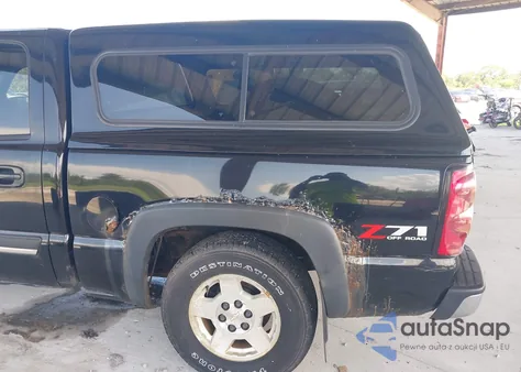 2004 Chevrolet Silverado 1500 Z71 z USA, uszkodzony, nr VIN 2GCEK13TX41355683